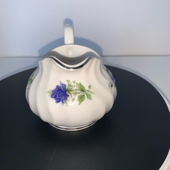 RARE FIND ROYAL PATRICIANFINE BONE CHINA MADE IN ENGLAND CREAMER - Picture 4 of 6